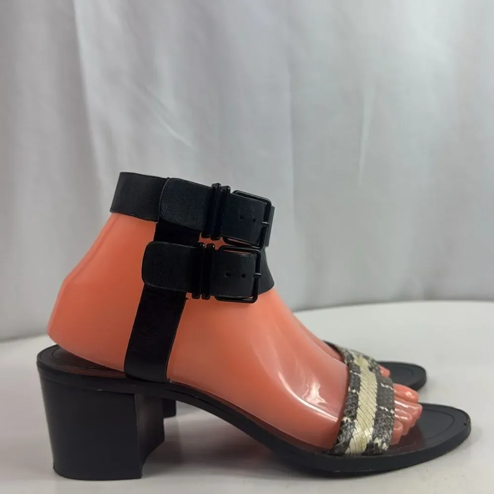 Pour la Victoire‎ Dagney Double-Buckle City Sandal